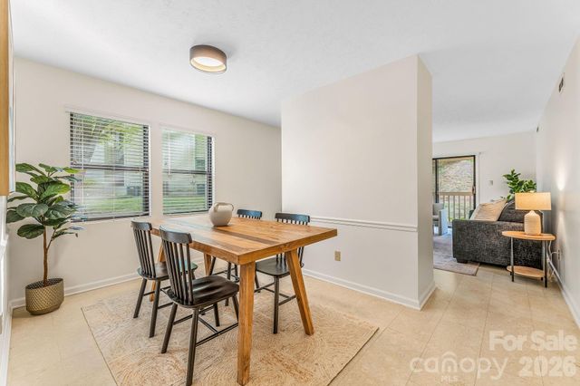 1801 Abbey Circle, Asheville, NC 28805