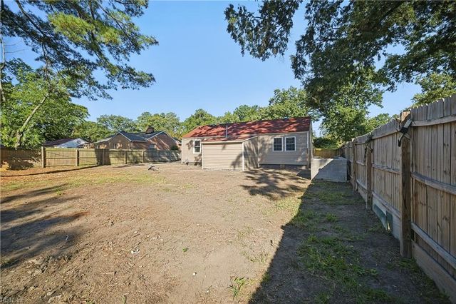 620 72nd ST, Newport News, VA 23605