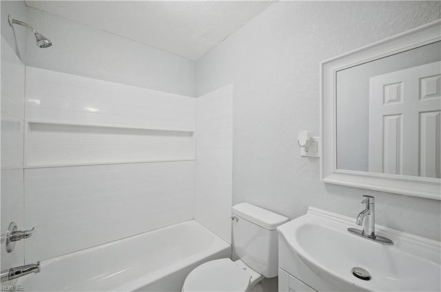 620 72nd ST, Newport News, VA 23605
