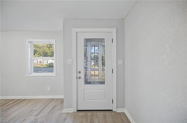 620 72nd ST, Newport News, VA 23605