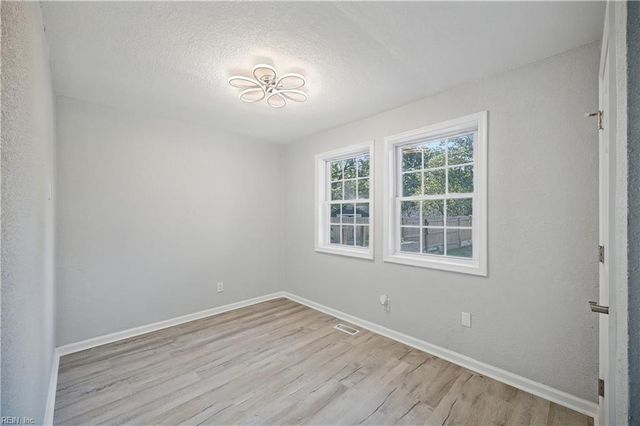 620 72nd ST, Newport News, VA 23605