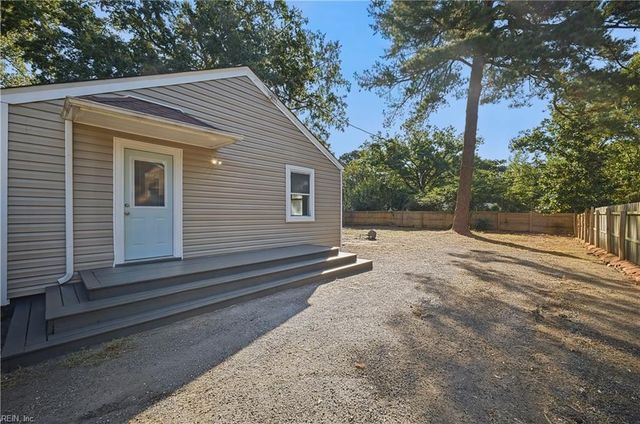 620 72nd ST, Newport News, VA 23605