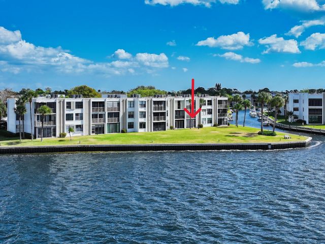 1950 SW Palm City Road 13-102, Stuart, FL 34994