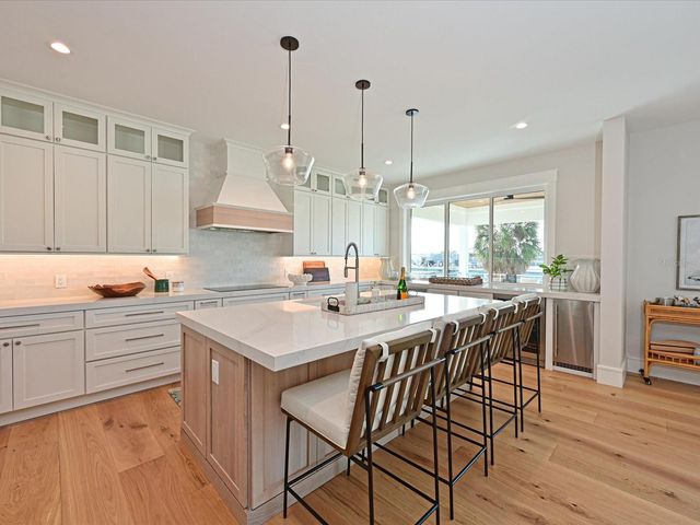 303 55TH STREET, Holmes Beach, FL 34217