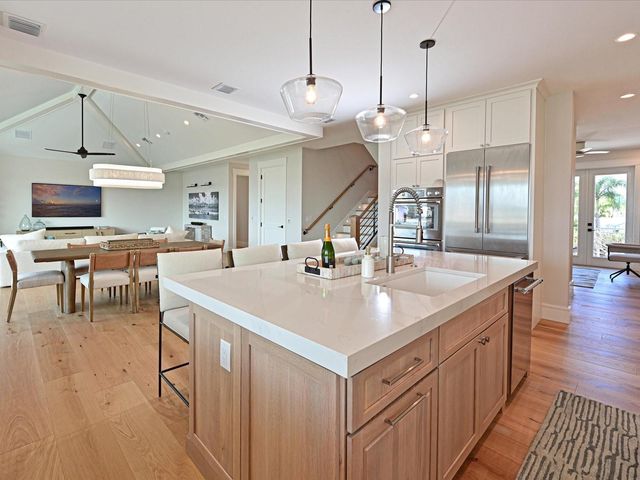 303 55TH STREET, Holmes Beach, FL 34217