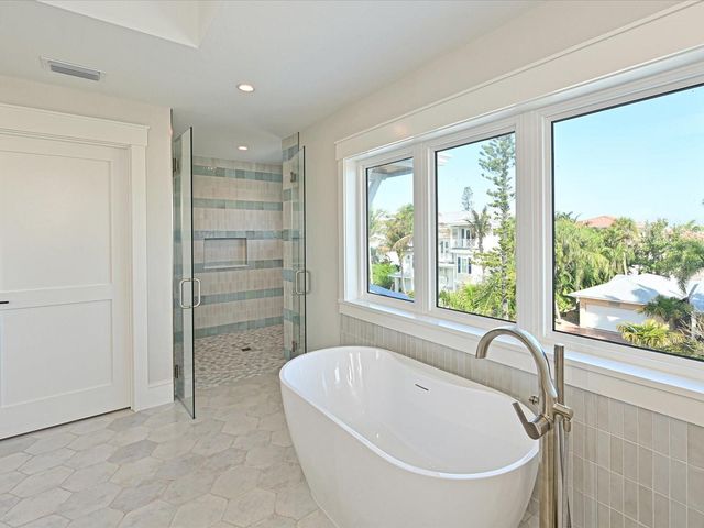 303 55TH STREET, Holmes Beach, FL 34217