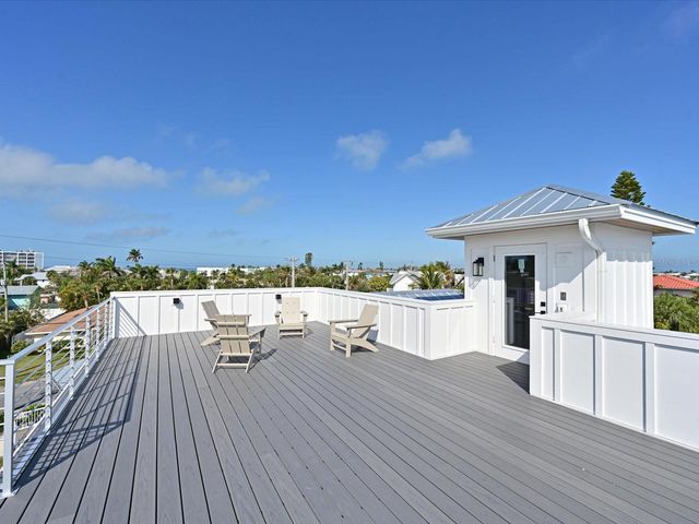 303 55TH STREET, Holmes Beach, FL 34217