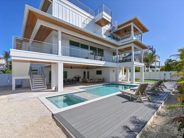 303 55TH STREET, Holmes Beach, FL 34217