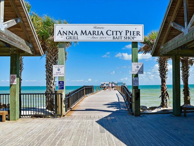 303 55TH STREET, Holmes Beach, FL 34217