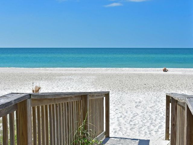 303 55TH STREET, Holmes Beach, FL 34217