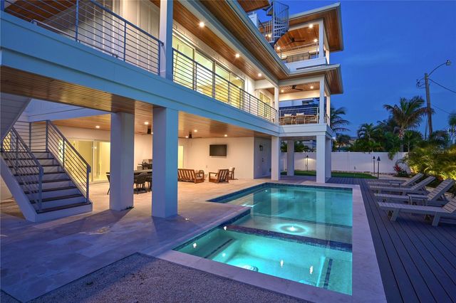 303 55TH STREET, Holmes Beach, FL 34217