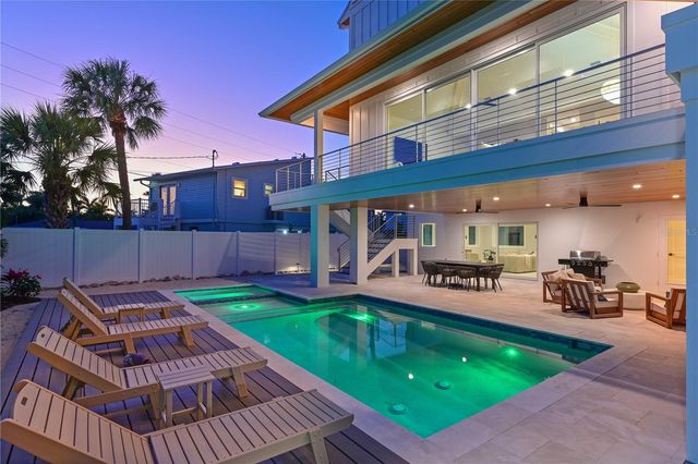 303 55TH STREET, Holmes Beach, FL 34217