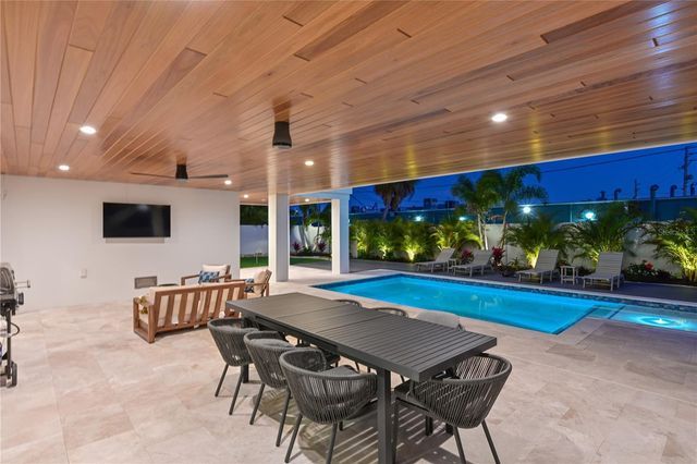 303 55TH STREET, Holmes Beach, FL 34217