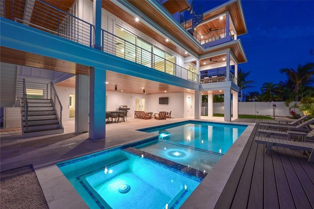 303 55TH STREET, Holmes Beach, FL 34217