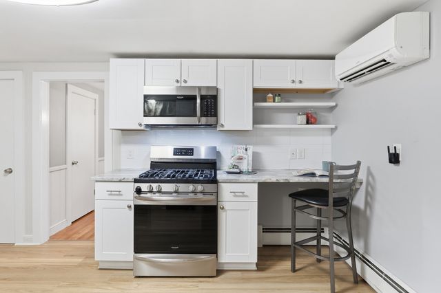 60 Bellflower Rd, Billerica, MA 01821
