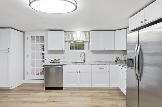 60 Bellflower Rd, Billerica, MA 01821