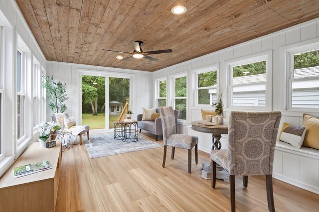 60 Bellflower Rd, Billerica, MA 01821