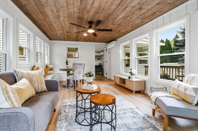 60 Bellflower Rd, Billerica, MA 01821