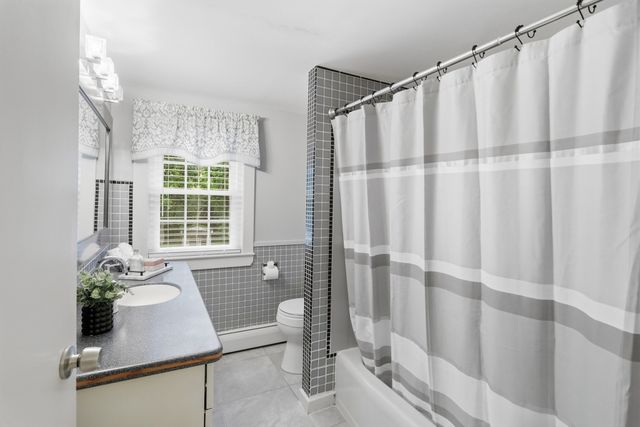 60 Bellflower Rd, Billerica, MA 01821