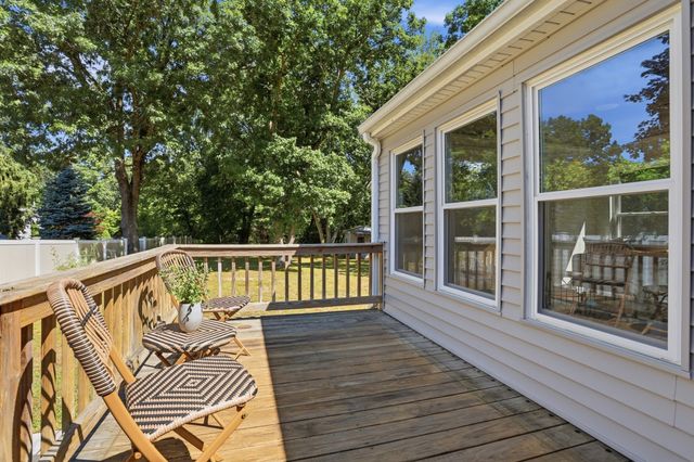 60 Bellflower Rd, Billerica, MA 01821