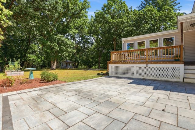 60 Bellflower Rd, Billerica, MA 01821