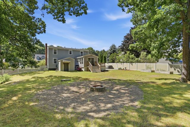 60 Bellflower Rd, Billerica, MA 01821