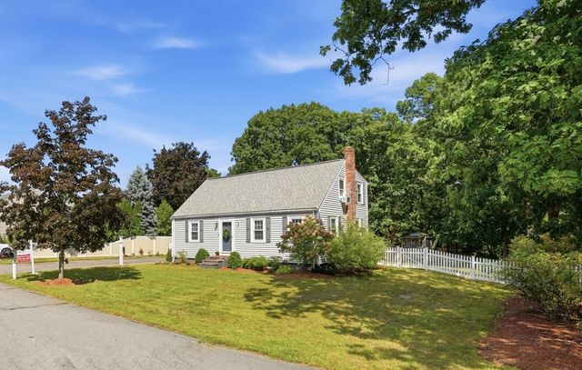 60 Bellflower Rd, Billerica, MA 01821