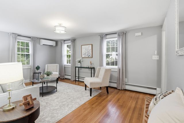 60 Bellflower Rd, Billerica, MA 01821