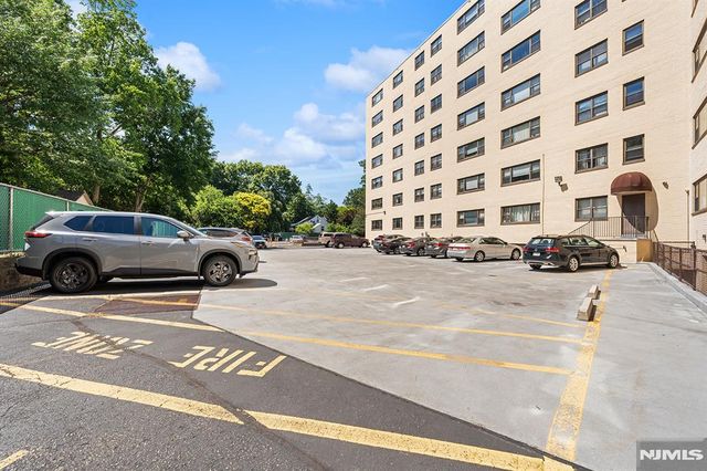25 Grand Avenue 5D, Hackensack, NJ 07601