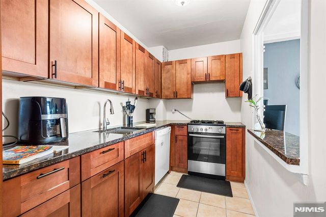 25 Grand Avenue 5D, Hackensack, NJ 07601