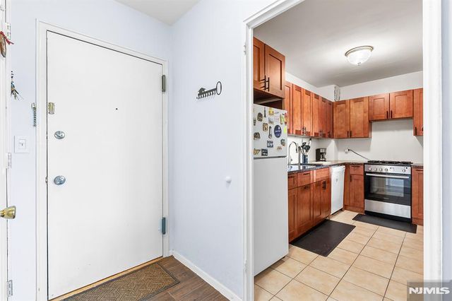 25 Grand Avenue 5D, Hackensack, NJ 07601