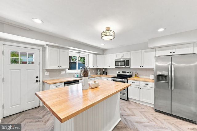 4206 BLACKSNAKE DR, Temple Hills, MD 20748