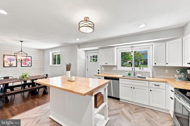 4206 BLACKSNAKE DR, Temple Hills, MD 20748