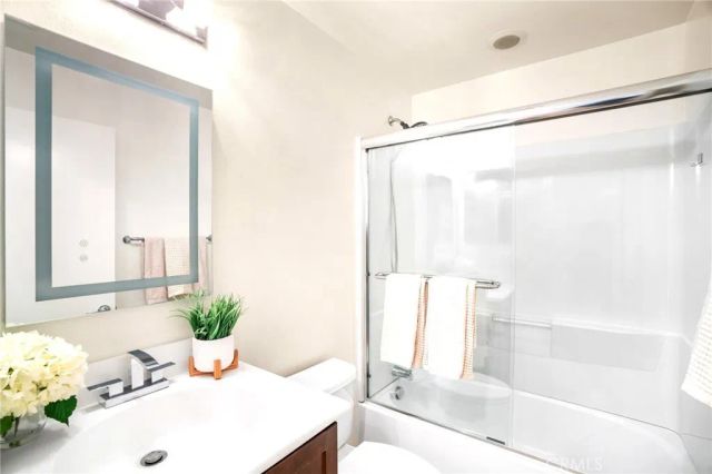 617 Rockefeller, Irvine, CA 92612