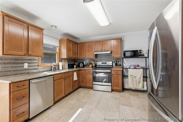 1672 Sykes Pond Road, Fayetteville, NC 28304