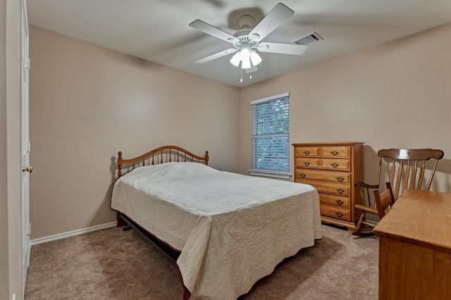 30 Musgrove Place, The Woodlands, TX 77382