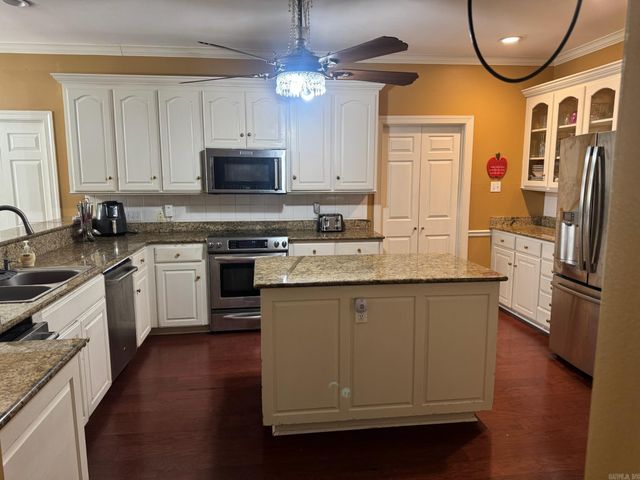 2 Rosaires Way, Little Rock, AR 72223