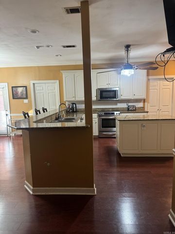 2 Rosaires Way, Little Rock, AR 72223