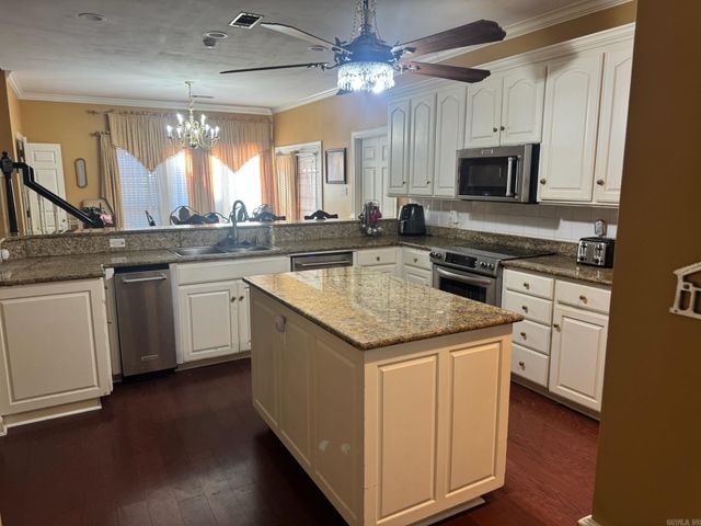 2 Rosaires Way, Little Rock, AR 72223