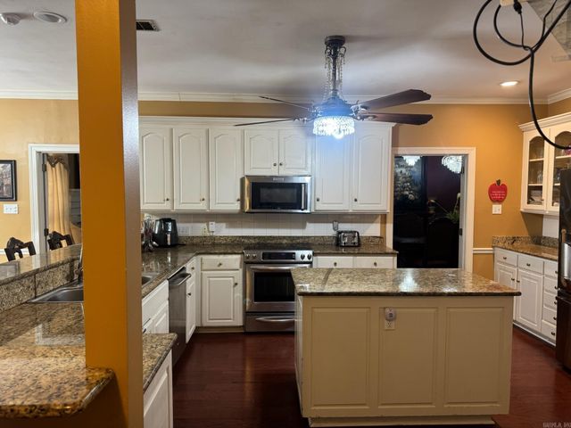 2 Rosaires Way, Little Rock, AR 72223