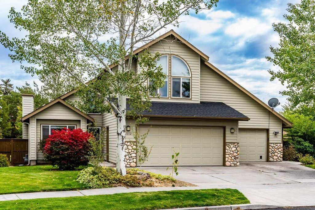 1310 NE Tucson Way, Bend, OR 97701