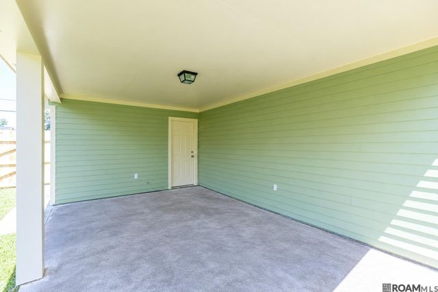 1345 Michigan Ave, Port Allen, LA 70767