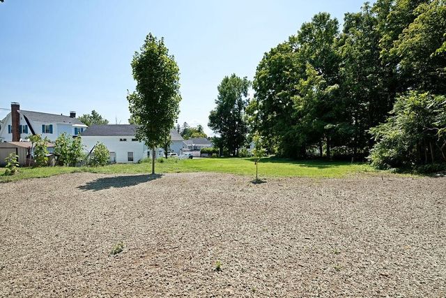 8 Courtland Street, Farmington, NH 03835