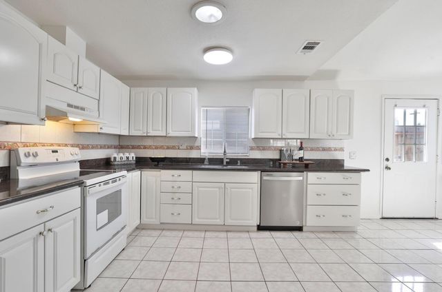 434 Hibiscus Court, East Palo Alto, CA 94303