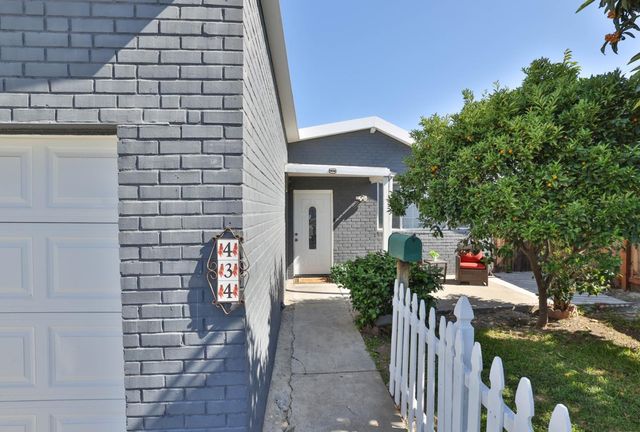 434 Hibiscus Court, East Palo Alto, CA 94303