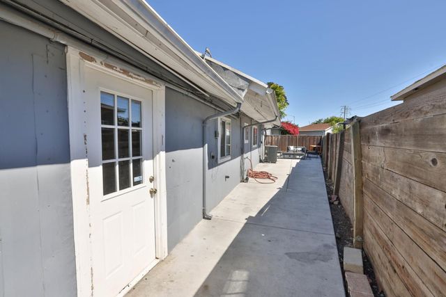 434 Hibiscus Court, East Palo Alto, CA 94303