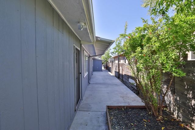 434 Hibiscus Court, East Palo Alto, CA 94303