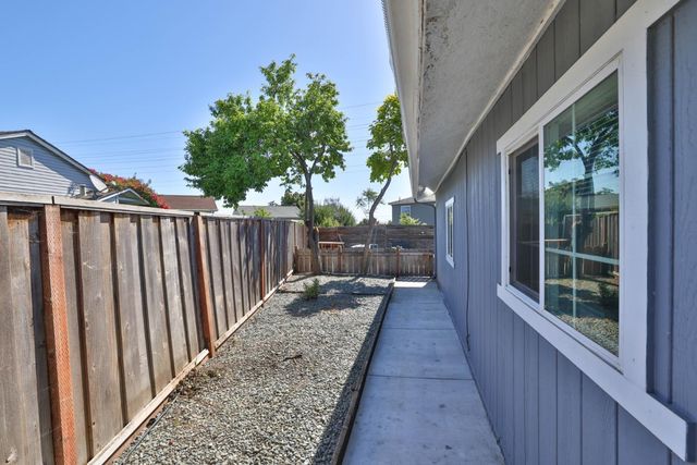434 Hibiscus Court, East Palo Alto, CA 94303