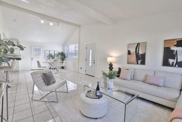 434 Hibiscus Court, East Palo Alto, CA 94303
