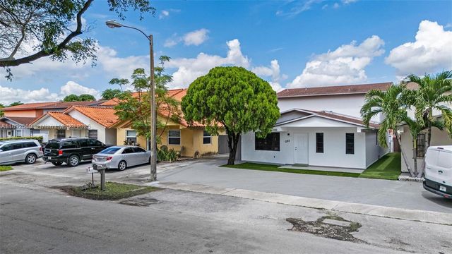 1283 W 42nd St, Hialeah, FL 33012